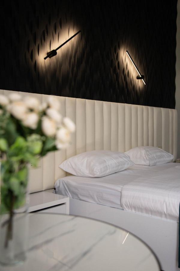 Port Plaza Evn Hotel P'arak'ar Екстериор снимка