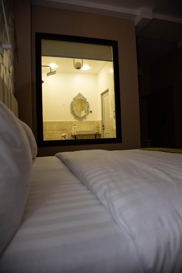 Port Plaza Evn Hotel P'arak'ar Екстериор снимка