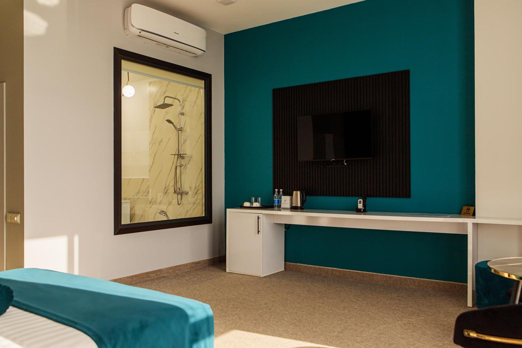 Port Plaza Evn Hotel P'arak'ar Екстериор снимка