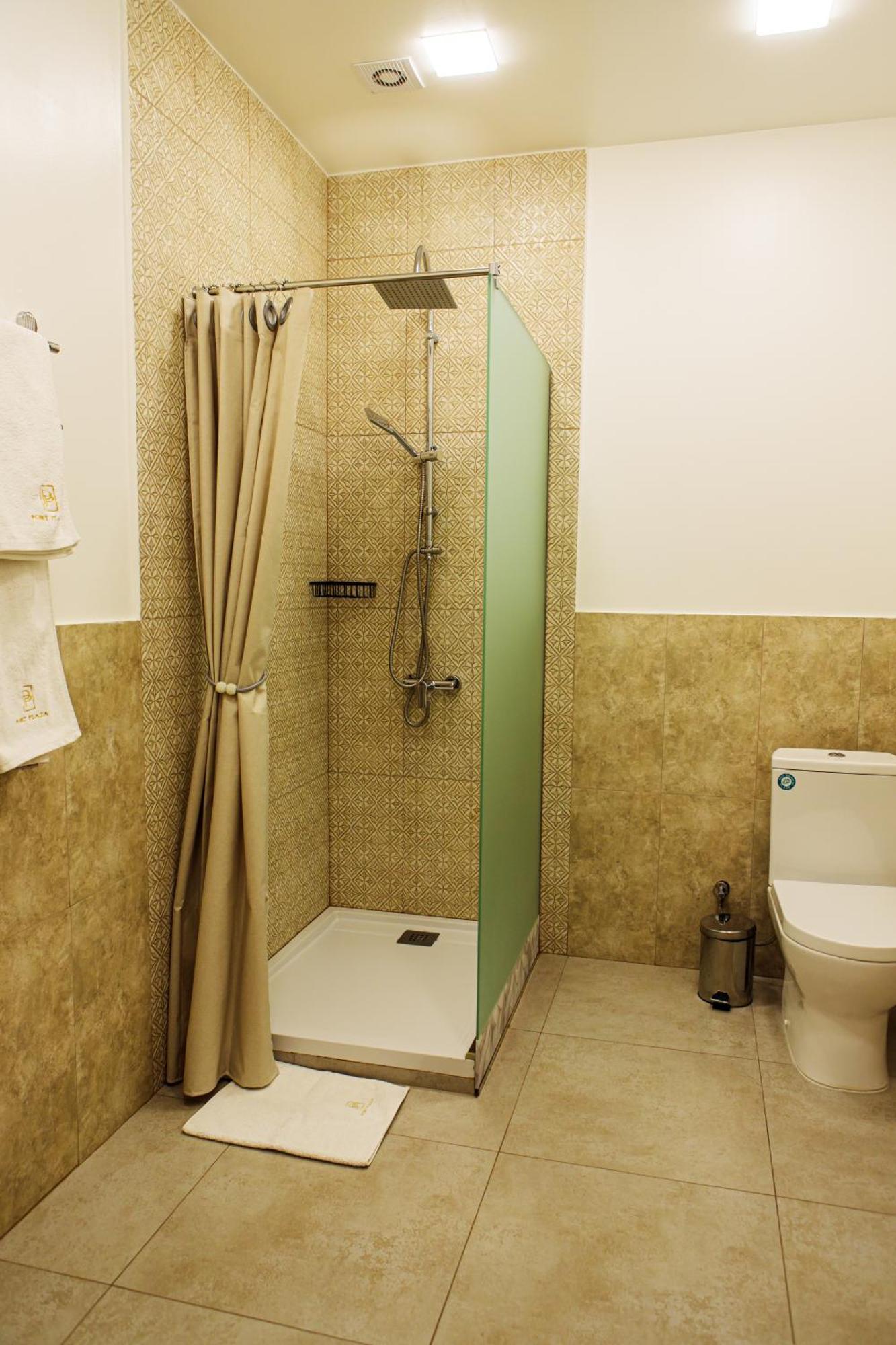 Port Plaza Evn Hotel P'arak'ar Екстериор снимка