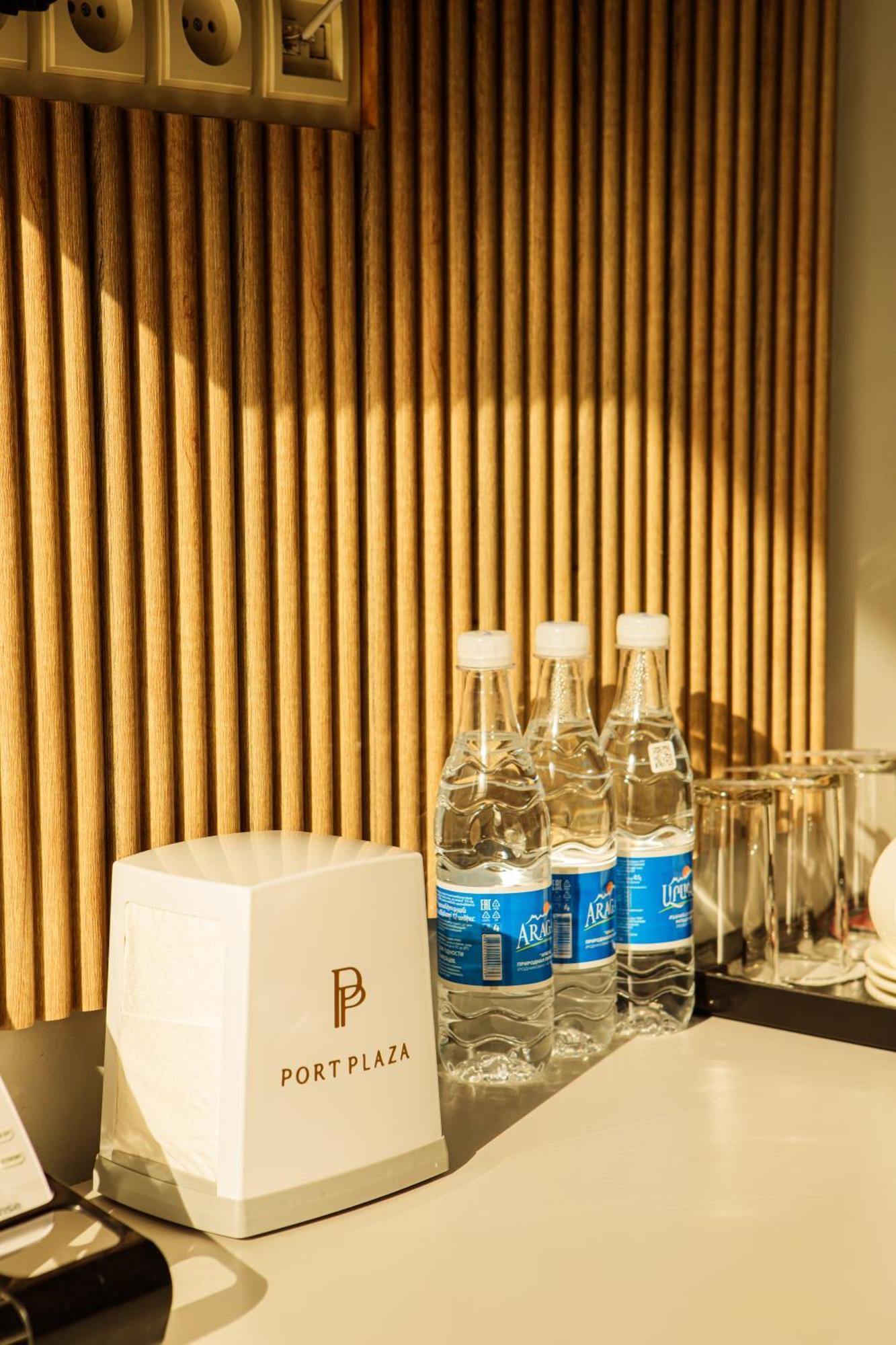 Port Plaza Evn Hotel P'arak'ar Екстериор снимка